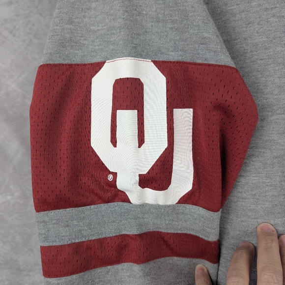 Oklahoma NCAA Medium Vintage Crewneck Sweatshirt Cool Arm Band - Picture 5 of 10